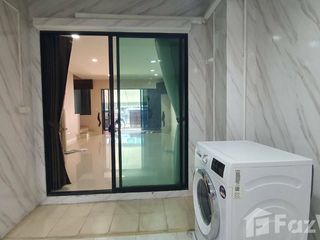 Reihenhaus zum Kauf und zur Miete mit 3 Zimmer in Bang Kapi, Bangkok