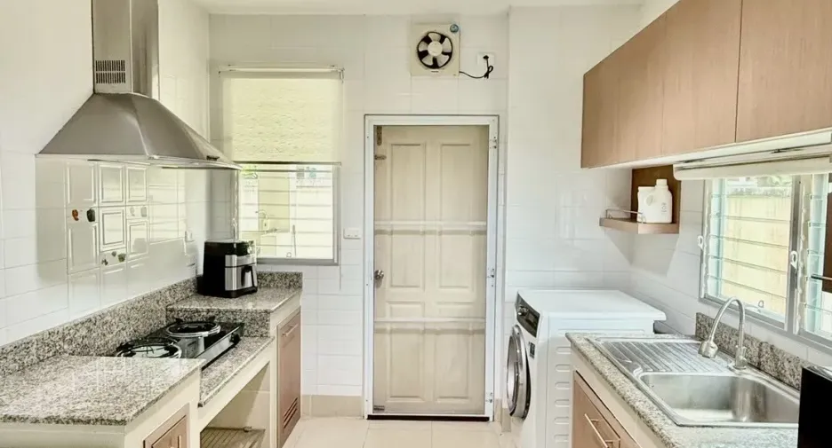 For rent 3 bedrooms house in Mueang Chiang Mai, Chiang Mai