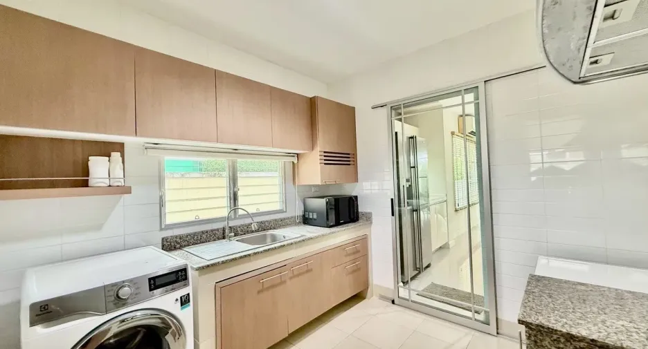 For rent 3 bedrooms house in Mueang Chiang Mai, Chiang Mai