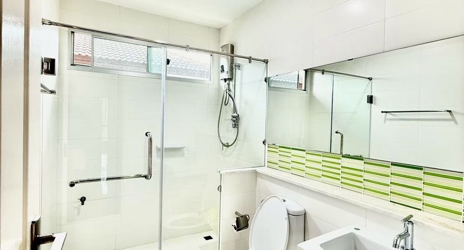 For rent 3 bedrooms house in Mueang Chiang Mai, Chiang Mai