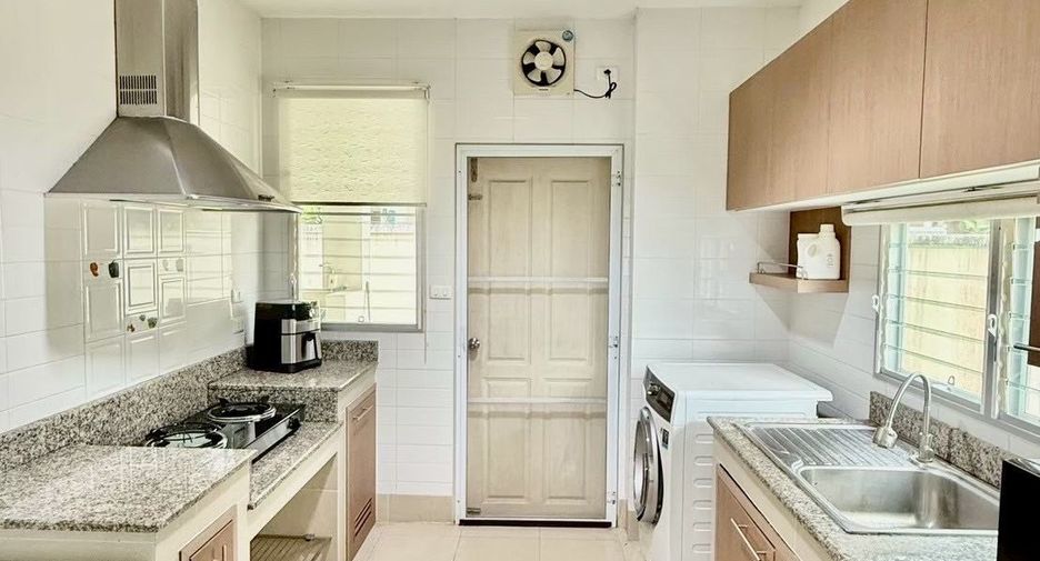 For rent 3 bedrooms house in Mueang Chiang Mai, Chiang Mai