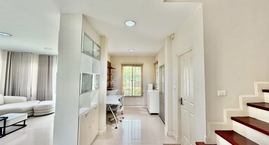 For rent 3 bedrooms house in Mueang Chiang Mai, Chiang Mai