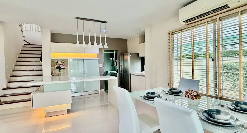 For rent 3 bedrooms house in Mueang Chiang Mai, Chiang Mai