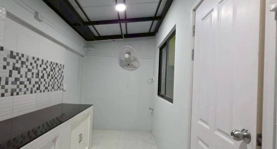 For sale and for rent 2 bedrooms townhouse in Bang Phli, Samut Prakan