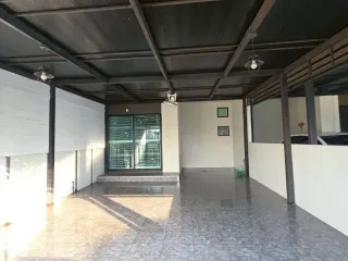 出售 和 出租 2 卧室 联排别墅 在 Bang Phli, Samut Prakan