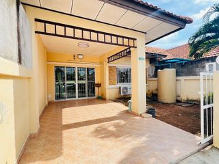Casa adosada en alquiler de 2 habitaciones en Bang Lamung, Chonburi