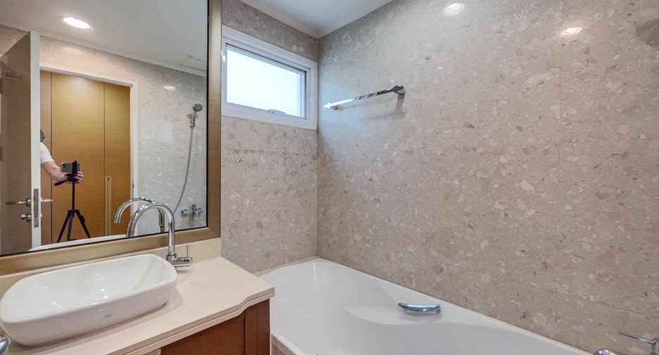 For sale and for rent 2 bedrooms condo in Pathum Wan, Bangkok