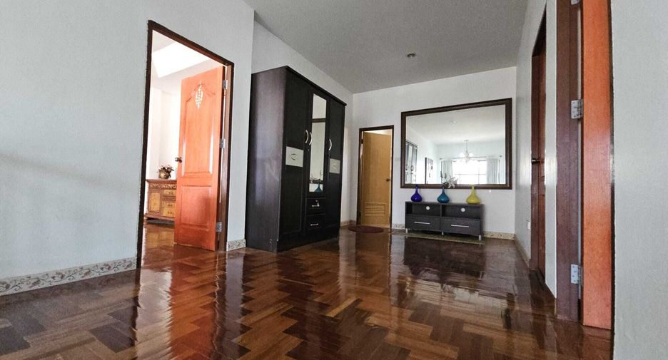 À vendre 4 chambres maison à Bang Lamung, Chonburi