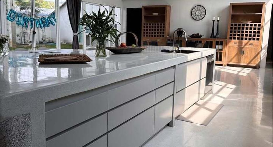 For rent 4 bedrooms house in Ko Samui, Surat Thani