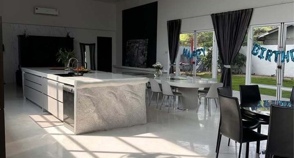 For rent 4 bedrooms house in Ko Samui, Surat Thani