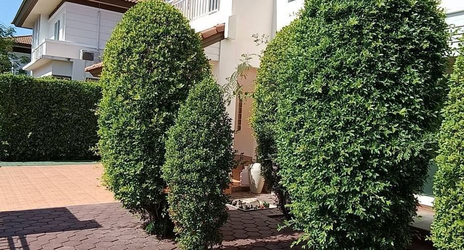 For rent 3 bedrooms house in Saraphi, Chiang Mai