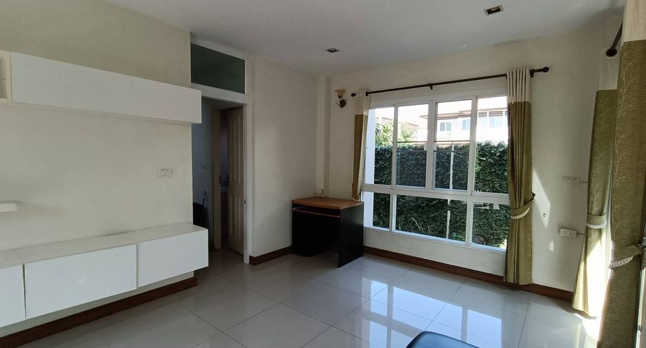 For rent 3 bedrooms house in Saraphi, Chiang Mai