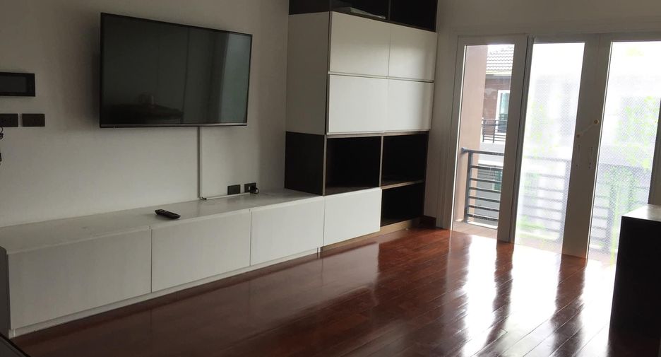 For sale and for rent 5 bedrooms house in Hang Dong, Chiang Mai