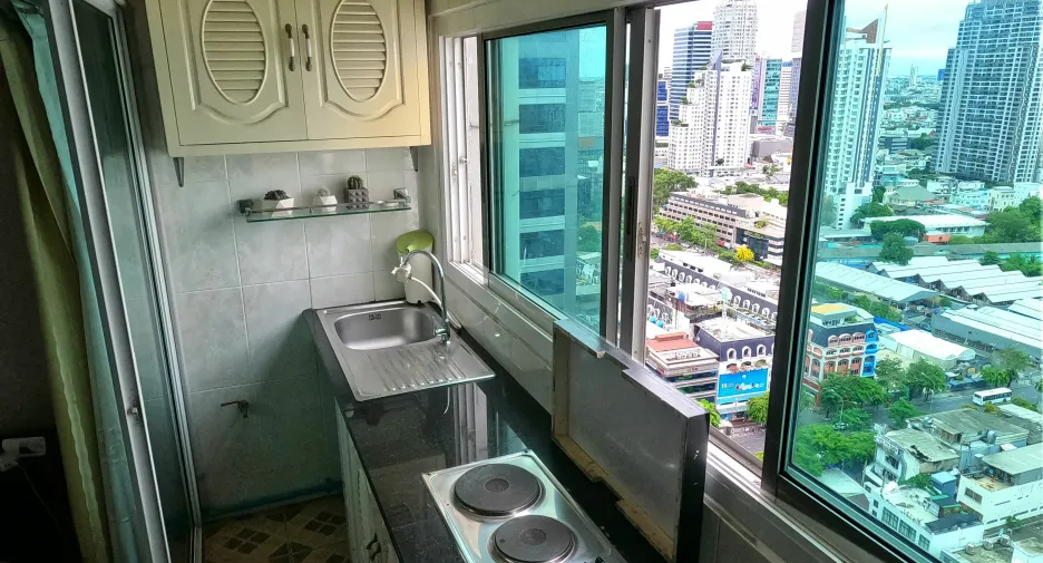 For rent and for sale studio condo in Bang Rak, Bangkok
