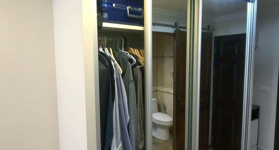 For rent and for sale studio condo in Bang Rak, Bangkok