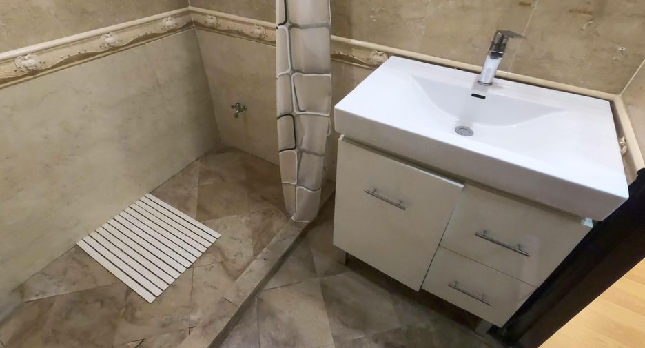 For rent and for sale studio condo in Bang Rak, Bangkok