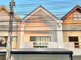 For sale 2 bedrooms townhouse in Mueang Chiang Mai, Chiang Mai