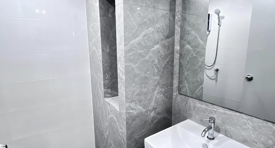 For rent 1 bed condo in Mueang Samut Prakan, Samut Prakan
