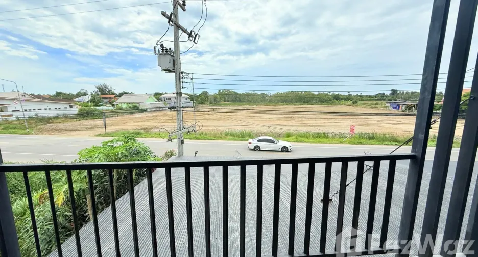 For sale and for rent 2 bedrooms townhouse in Pran Buri, Prachuap Khiri Khan
