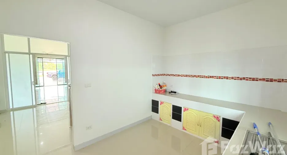 For sale and for rent 2 bedrooms townhouse in Pran Buri, Prachuap Khiri Khan