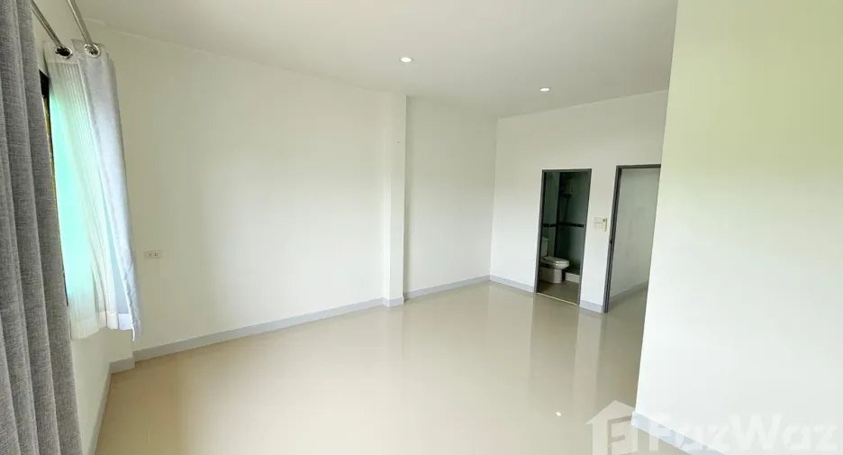 For sale and for rent 2 bedrooms townhouse in Pran Buri, Prachuap Khiri Khan