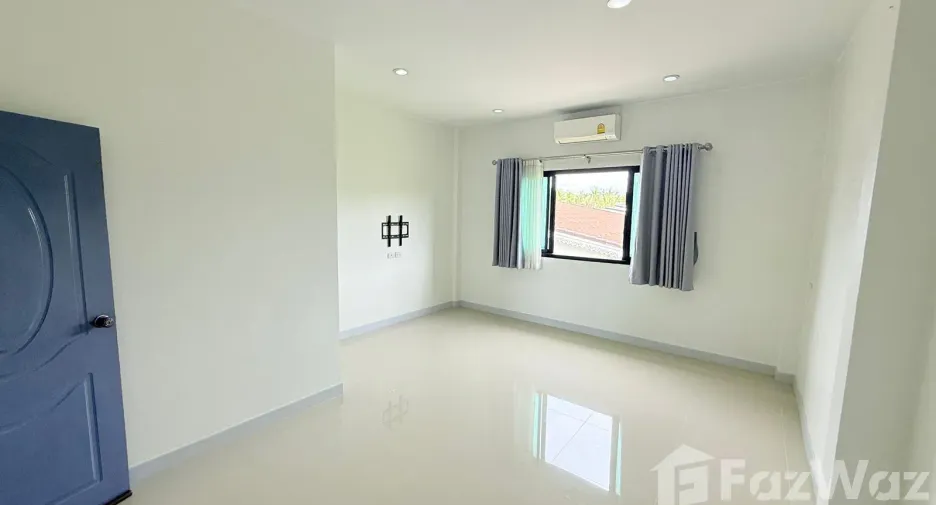 For sale and for rent 2 bedrooms townhouse in Pran Buri, Prachuap Khiri Khan