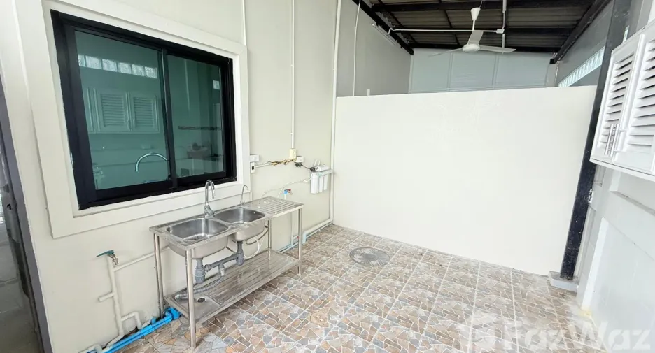 For sale and for rent 2 bedrooms townhouse in Pran Buri, Prachuap Khiri Khan