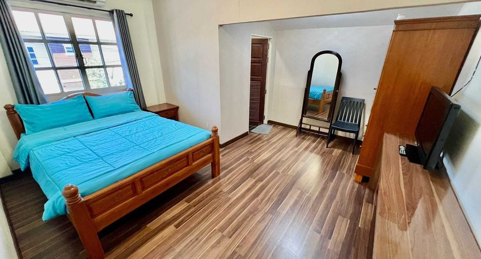 For rent 5 bedrooms villa in Bang Lamung, Chonburi