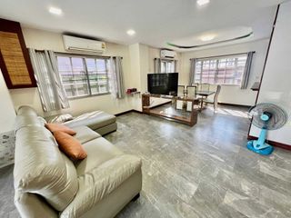 Villa zur Miete mit 5 Zimmer in Bang Lamung, Chonburi
