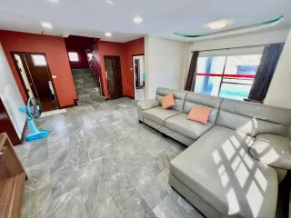 Villa zur Miete mit 5 Zimmer in Bang Lamung, Chonburi
