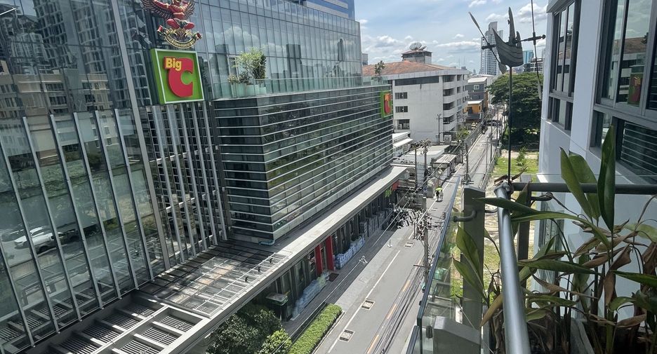For sale and for rent 2 bedrooms condo in Khlong Toei, Bangkok
