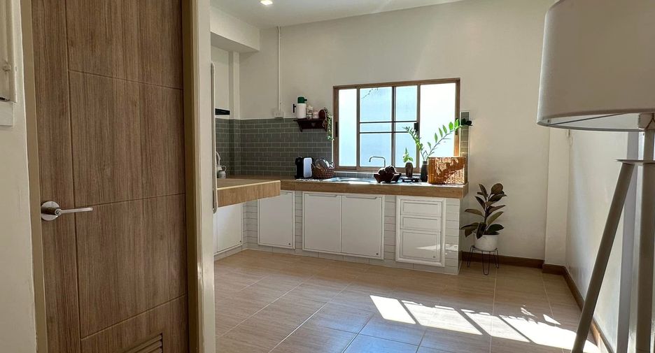 For sale and for rent 2 bedrooms townhouse in Mueang Chiang Mai, Chiang Mai
