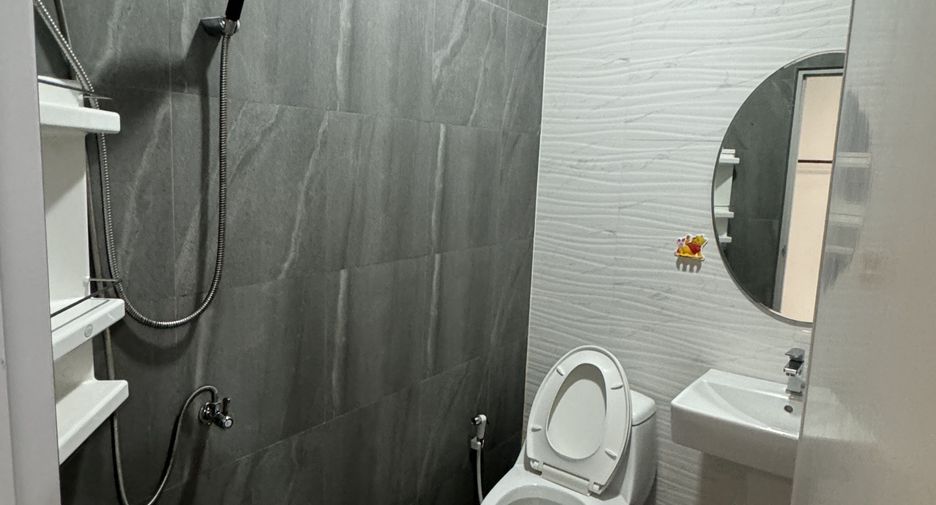 Casa adosada en alquiler de 2 habitaciones en Bang Lamung, Chonburi