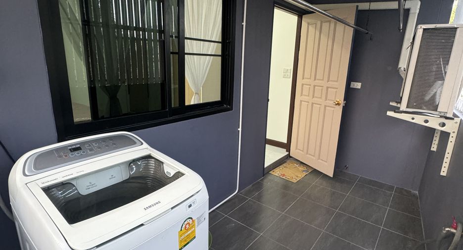 For rent 2 bedrooms townhouse in Bang Lamung, Chonburi