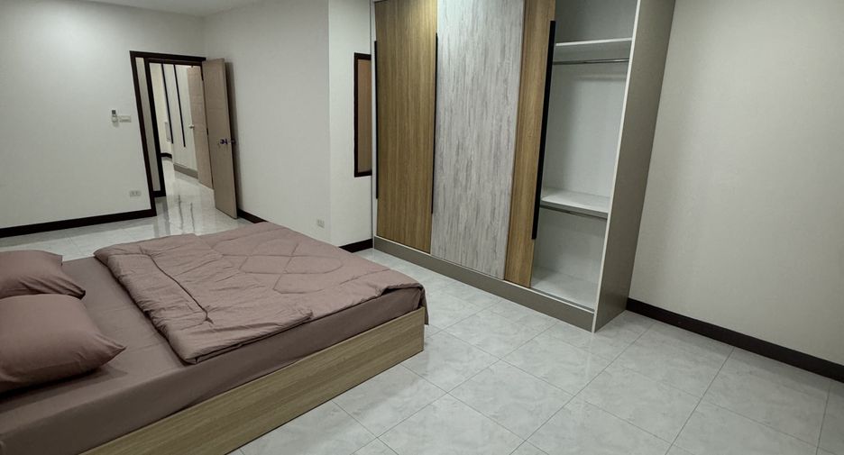 For rent 2 bedrooms townhouse in Bang Lamung, Chonburi