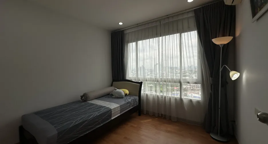 For sale 2 bedrooms condo in Phasi Charoen, Bangkok