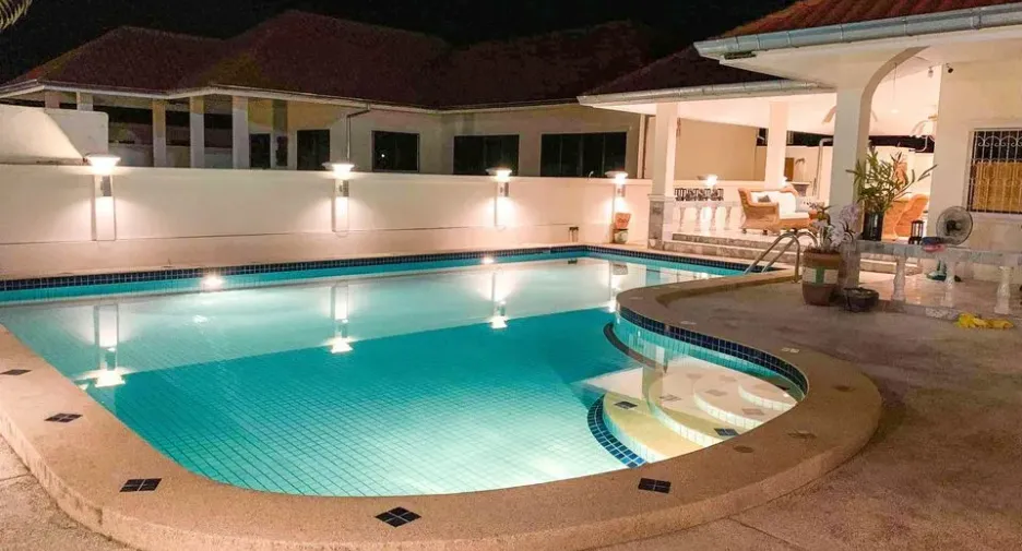 Villa en alquiler de 3 habitaciones en Cha Am, Phetchaburi