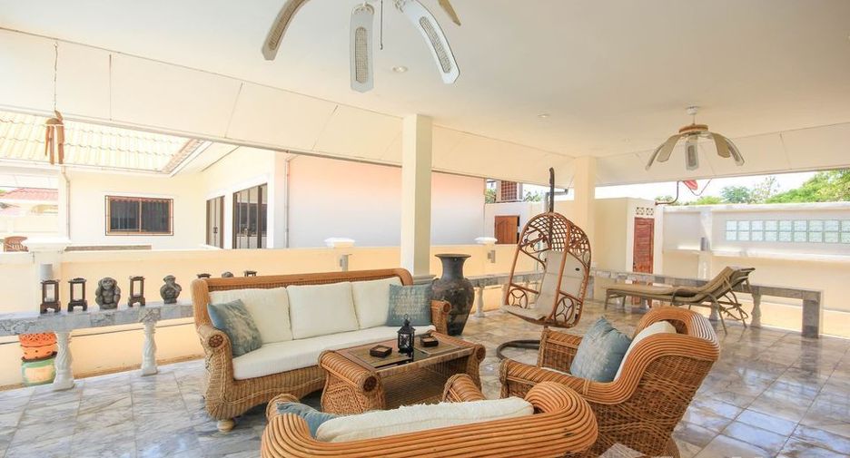 Villa en alquiler de 3 habitaciones en Cha Am, Phetchaburi