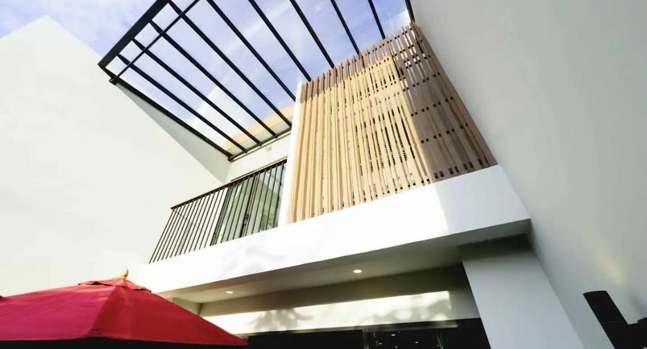 For rent 3 bedrooms townhouse in Ko Samui, Surat Thani