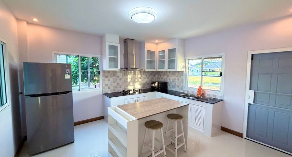 For rent 4 bedrooms house in San Sai, Chiang Mai
