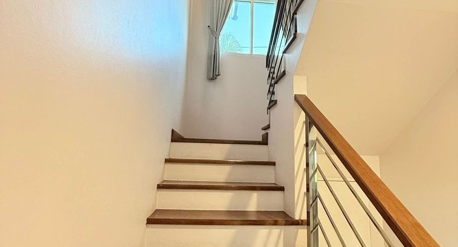 For rent 4 bedrooms house in San Sai, Chiang Mai