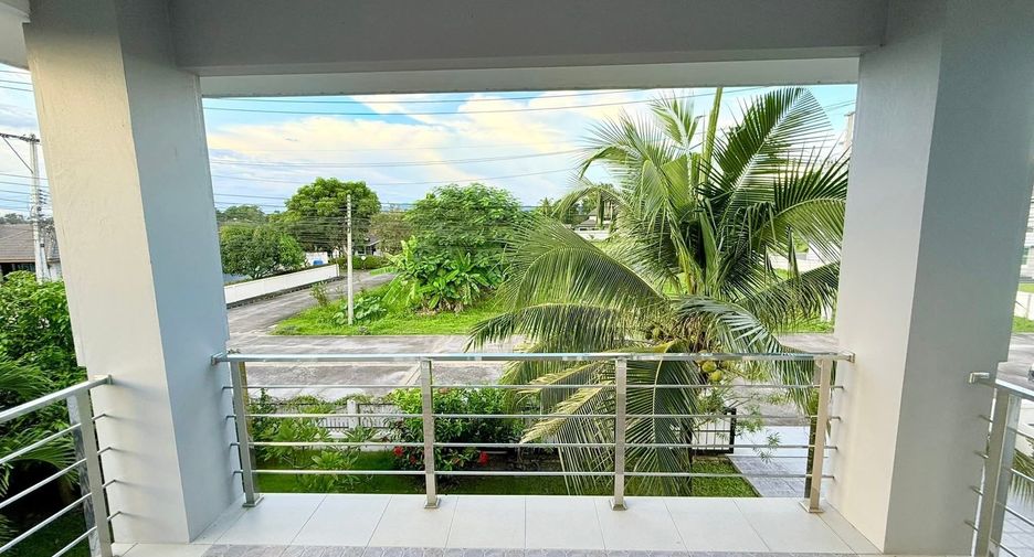 For rent 4 bedrooms house in San Sai, Chiang Mai