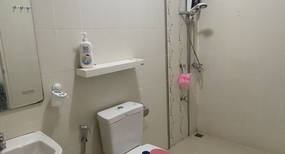For sale 2 bedrooms townhouse in Doi Saket, Chiang Mai