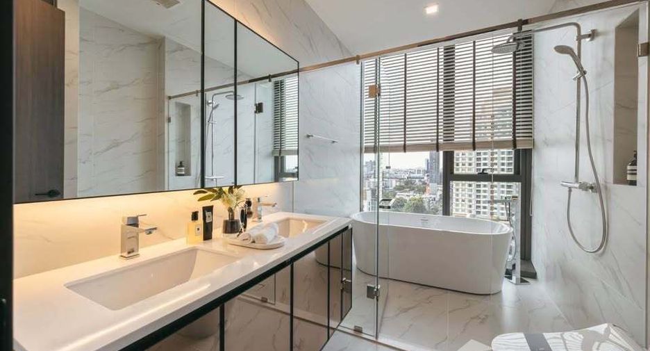 À vendre 2 chambres condo à Watthana, Bangkok