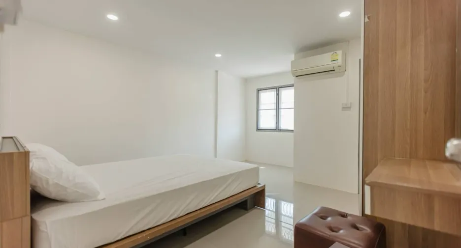 For rent 2 bedrooms townhouse in Hua Hin, Prachuap Khiri Khan