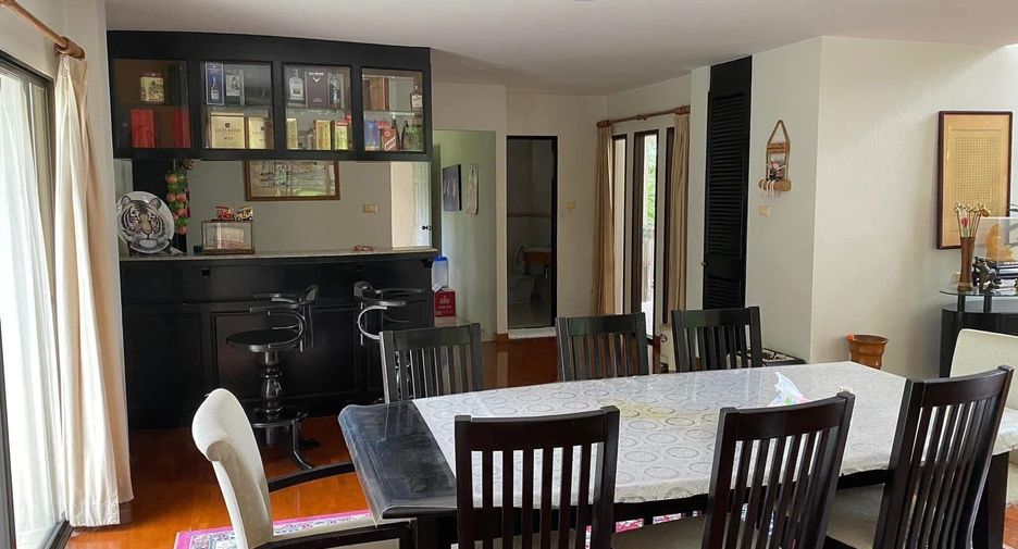 For rent 3 bedrooms villa in San Kamphaeng, Chiang Mai