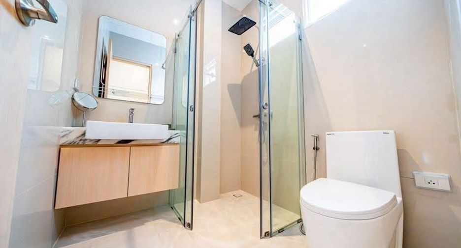 For sale 4 bedrooms house in Bang Lamung, Chonburi