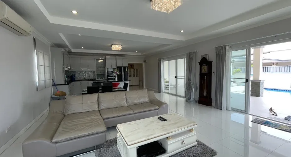 For rent 3 bedrooms villa in Cha Am, Phetchaburi