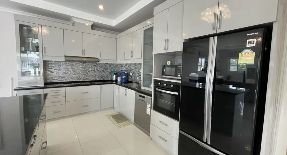 For rent 3 bedrooms villa in Cha Am, Phetchaburi