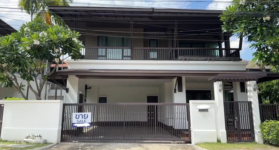 For sale and for rent 4 bedrooms house in San Sai, Chiang Mai